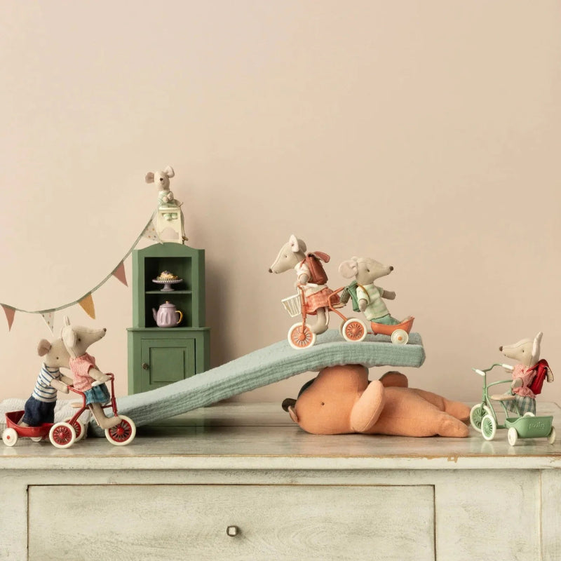 Maileg - Tricycle Coral Trailer